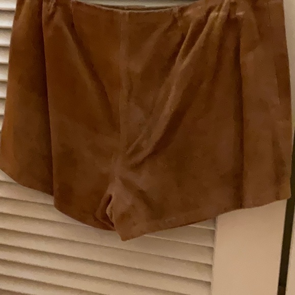 1980’s Suede 2 Piece short set - Picture 6 of 8